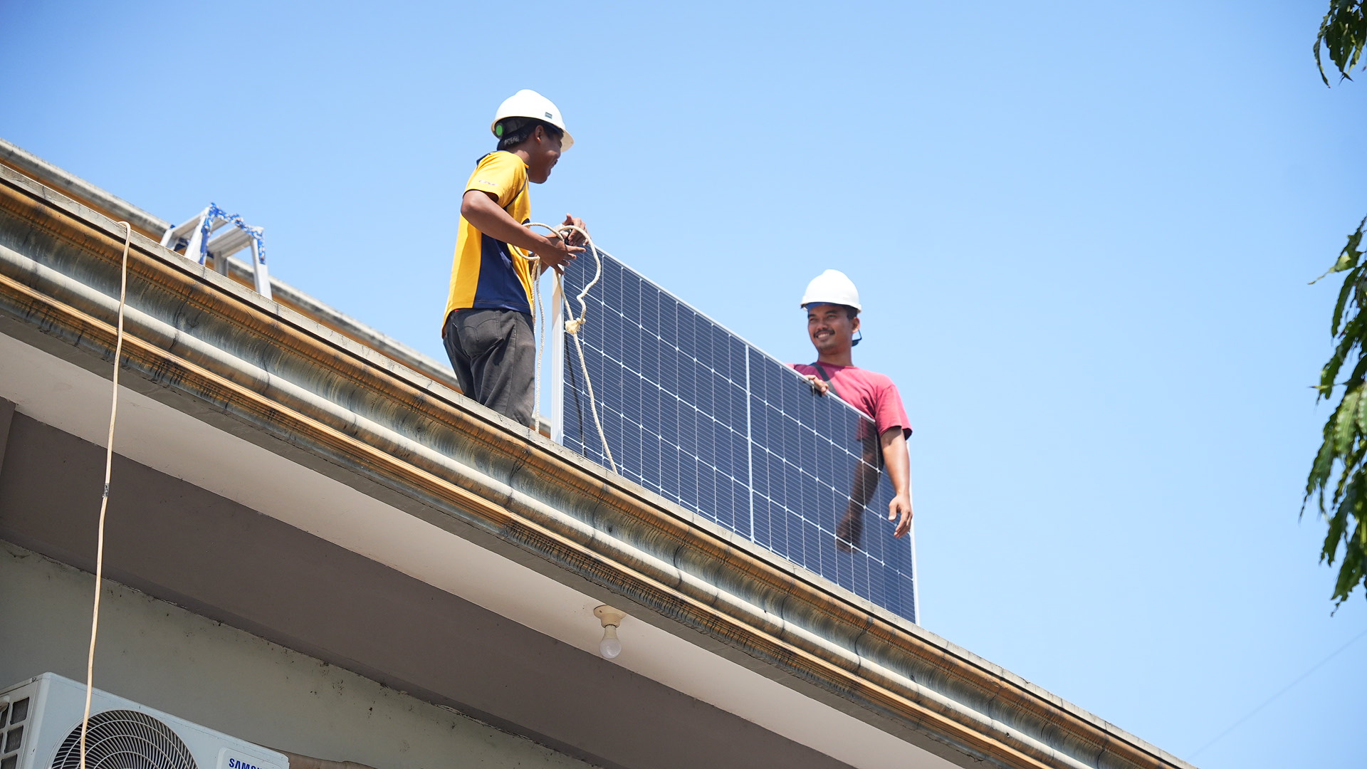 Pertamina Patra Niaga RU Cilacap Dukung Penerapan Energi Terbarukan di SMP N 5 Cilacap